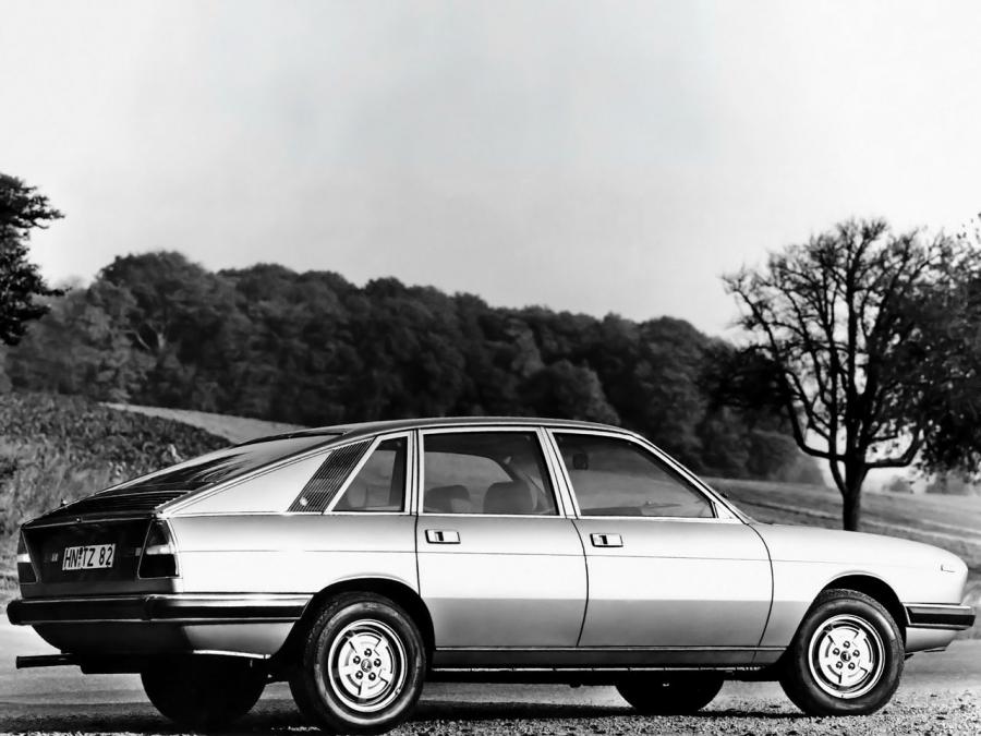  Lancia Gamma Berlina 1976 года  (фото 8 из 15)